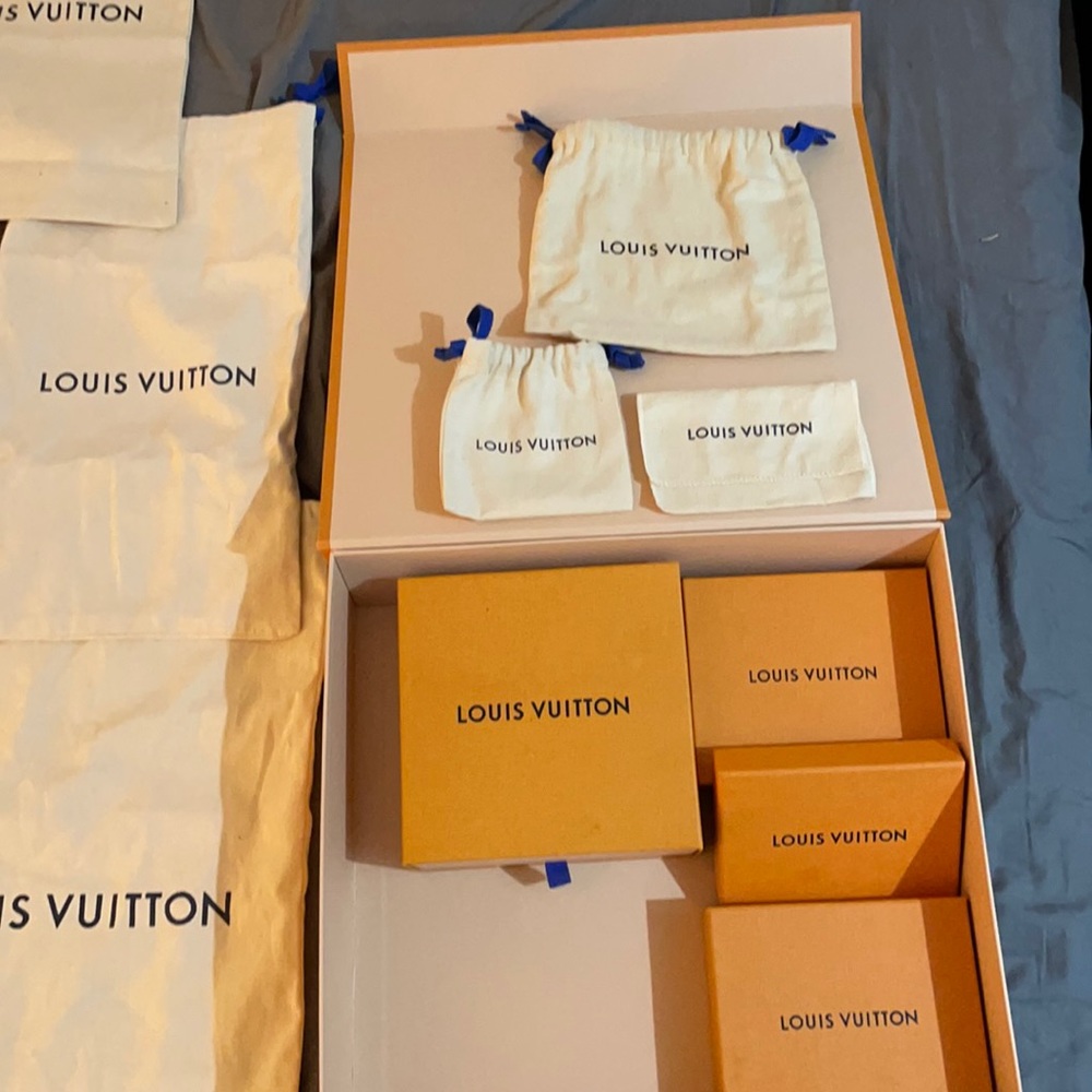 Louis Vuitton combo box & dust cover deal